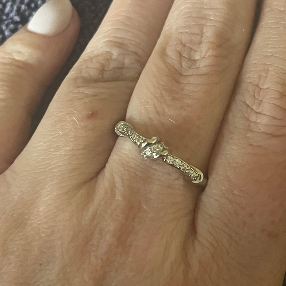 Oomiay Women’s Dainty CZ band ring